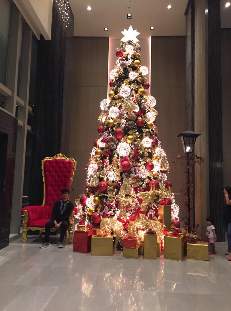 Clark Marriott Christmas Tree Lobby Registration.jpg